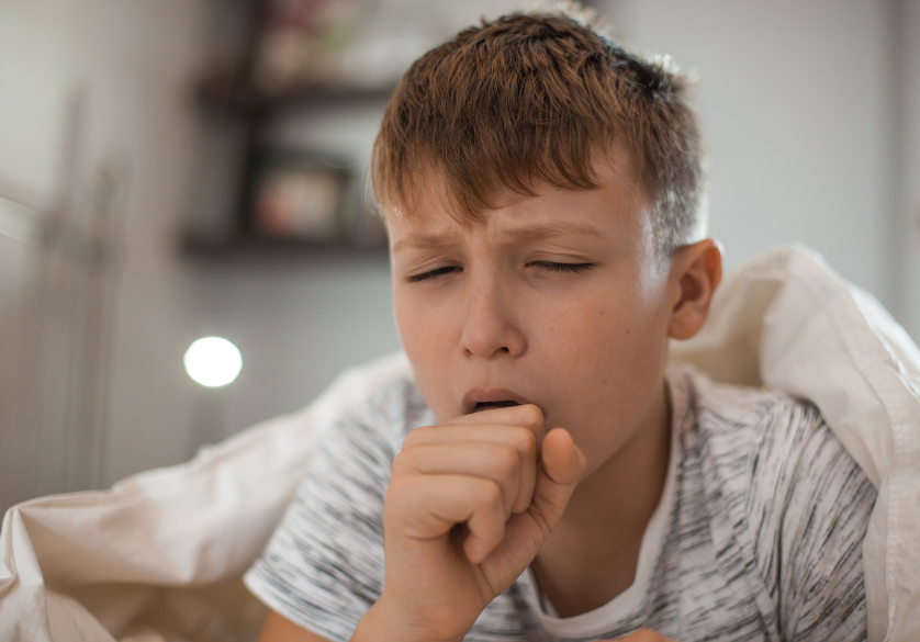 Le miel traite la toux chez les enfants