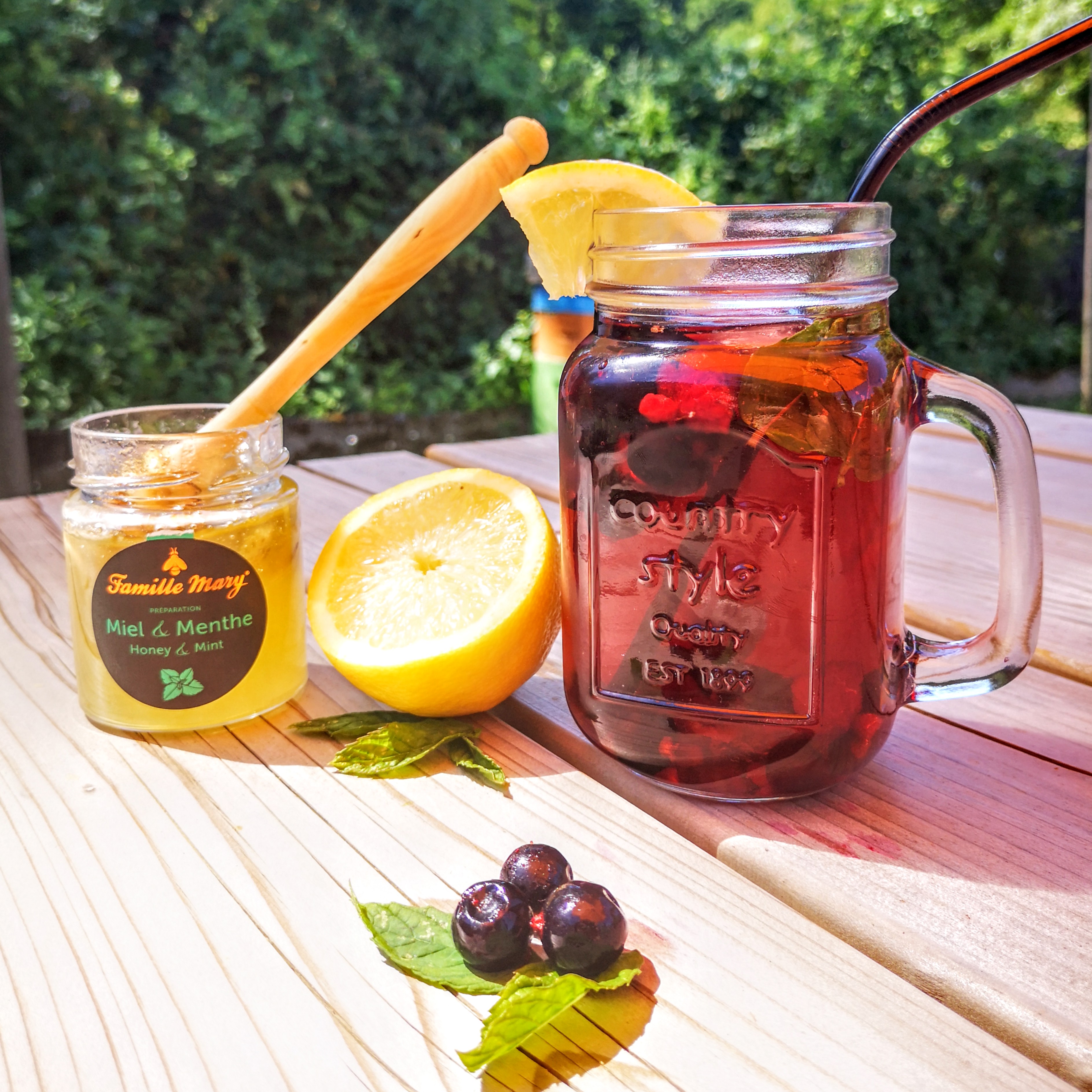Infusion glacée aux fruits rouges