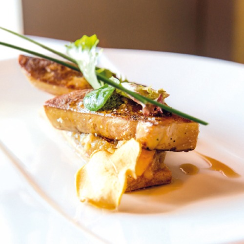 Foie gras poêlé, magret fumé au miel et truffes Famille Mary