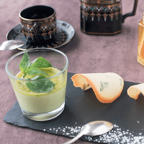 Verrine crème de pistache et tuiles au miel & menthe Famille Mary