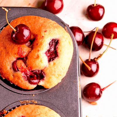 Cake aux cerises et au miel de cerisier